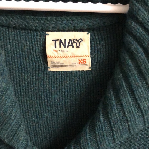 Aritzia Tna Wool Sweater - Picture 6 of 9